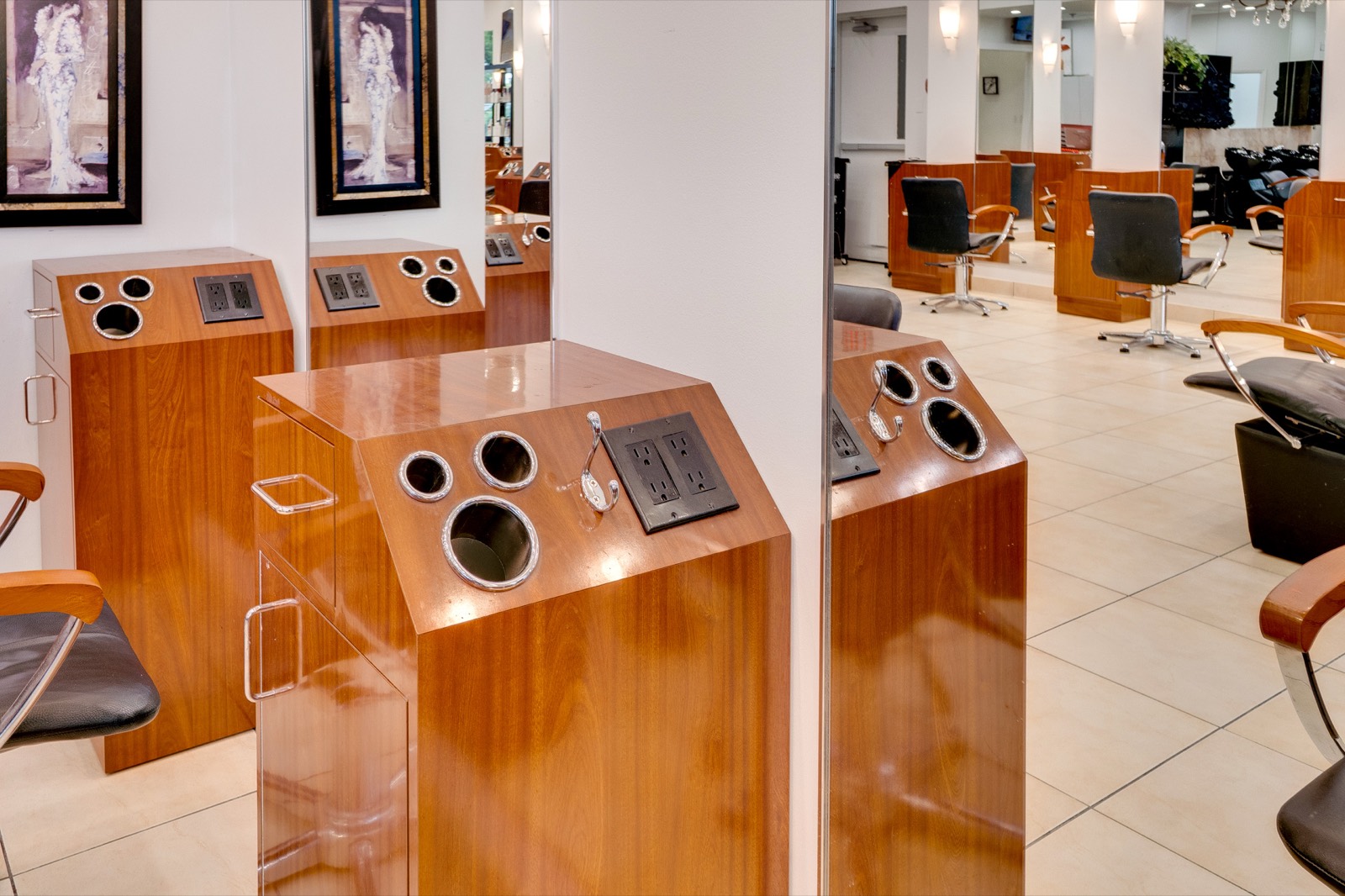 Siamak Hair Design salon interior
