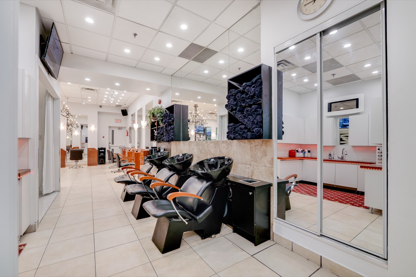Siamak Hair Design salon interior